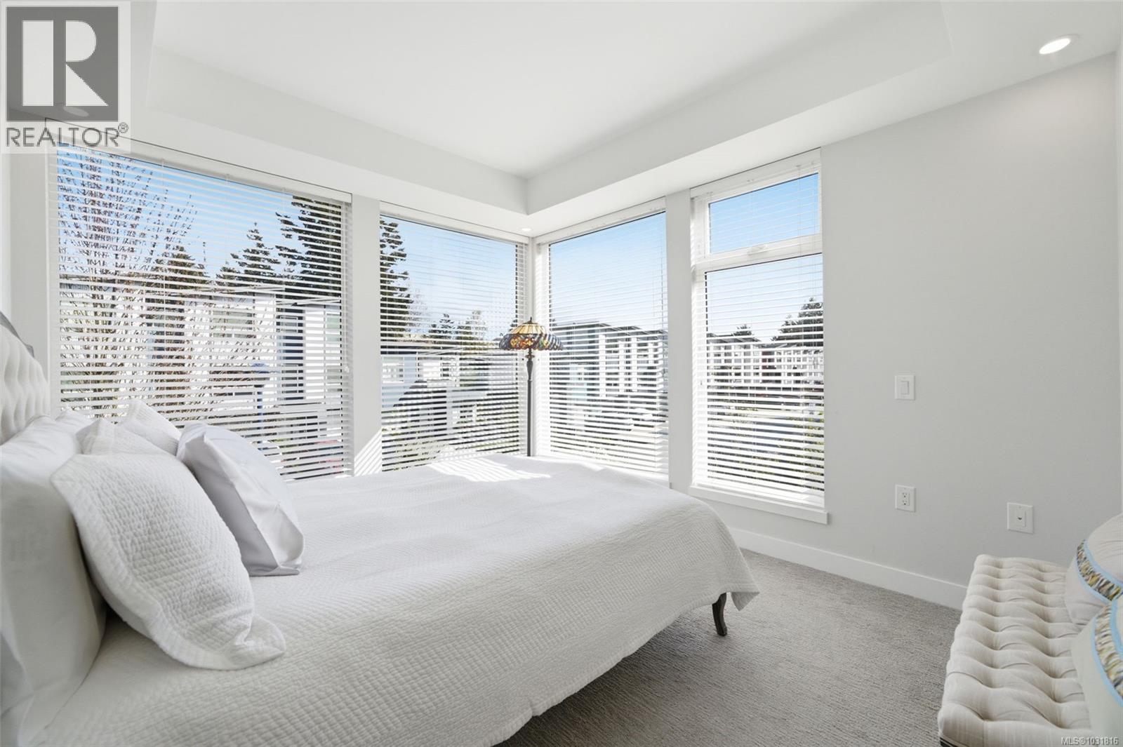 212 950 Whirlaway Crescent, Langford