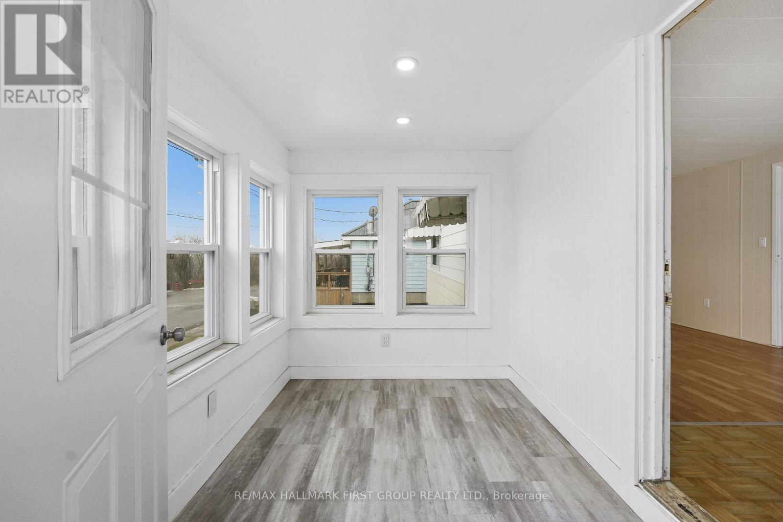 64 ALEXANDER STREET - 4