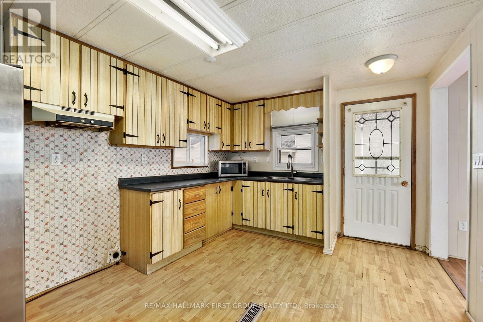 64 ALEXANDER STREET - 8