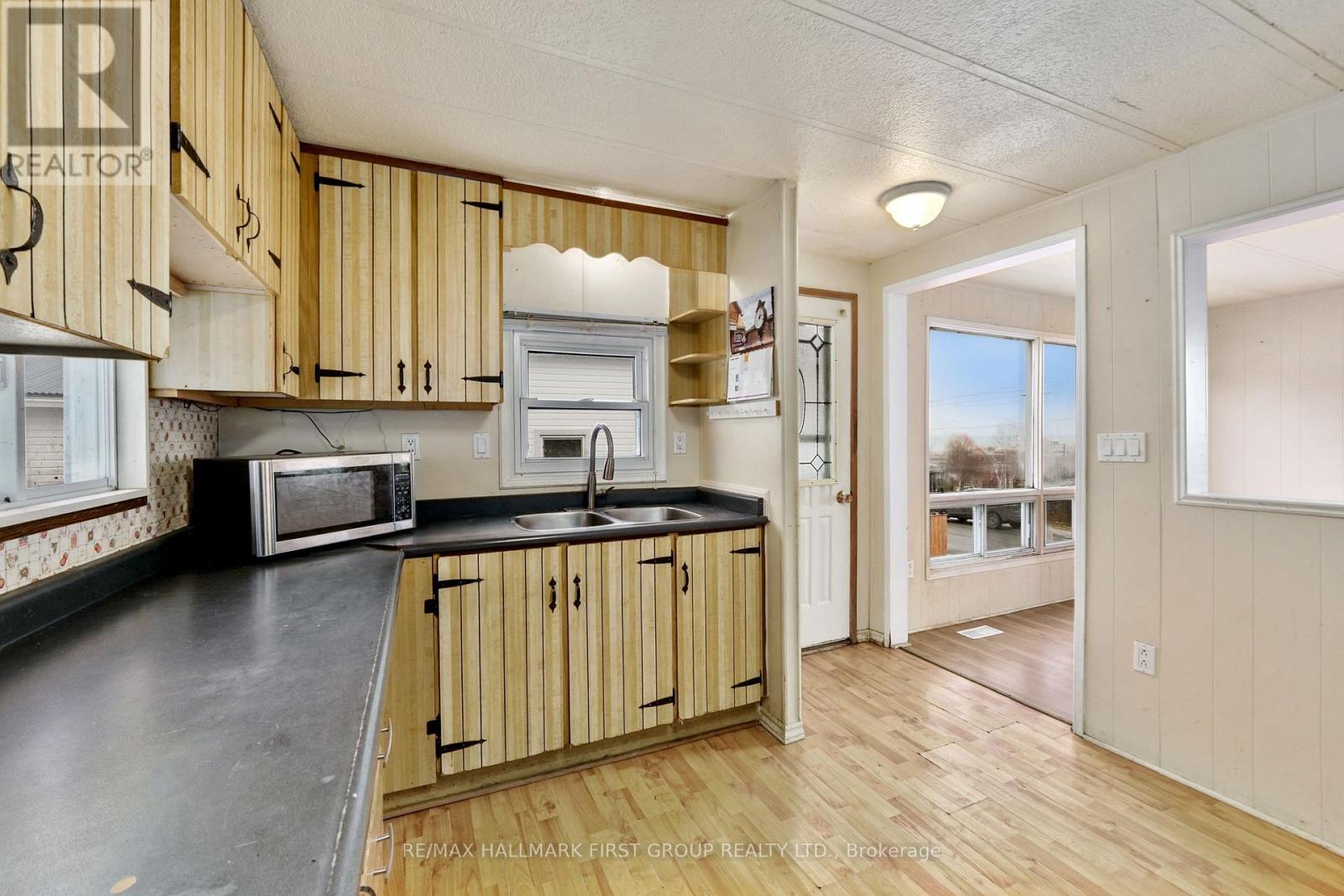 64 ALEXANDER STREET - 9