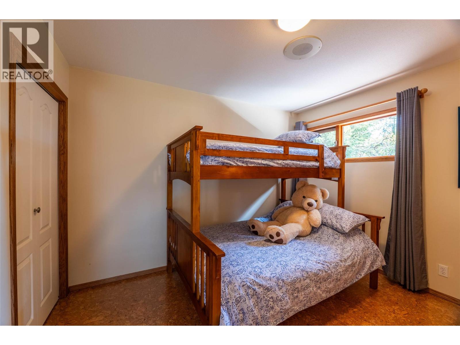 6158 REDFISH ROAD - 33