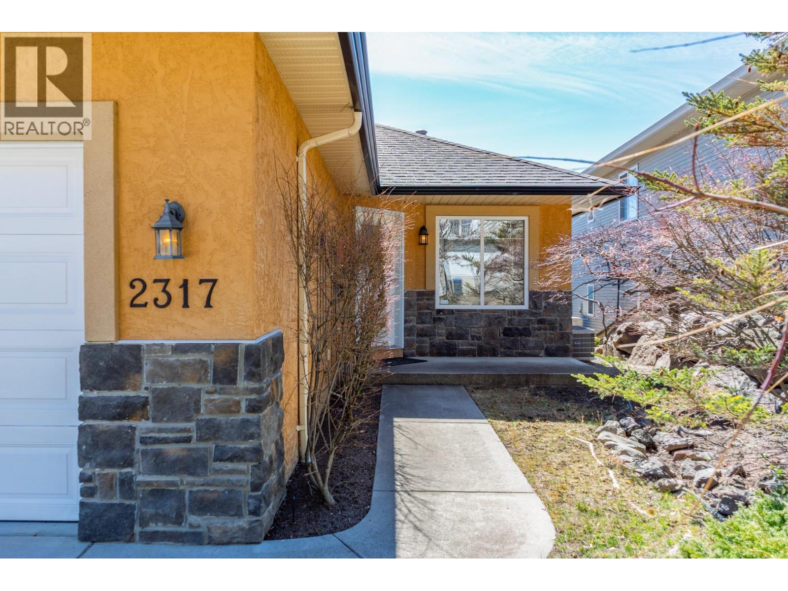 2317 Shannon Heights Place, Kelowna