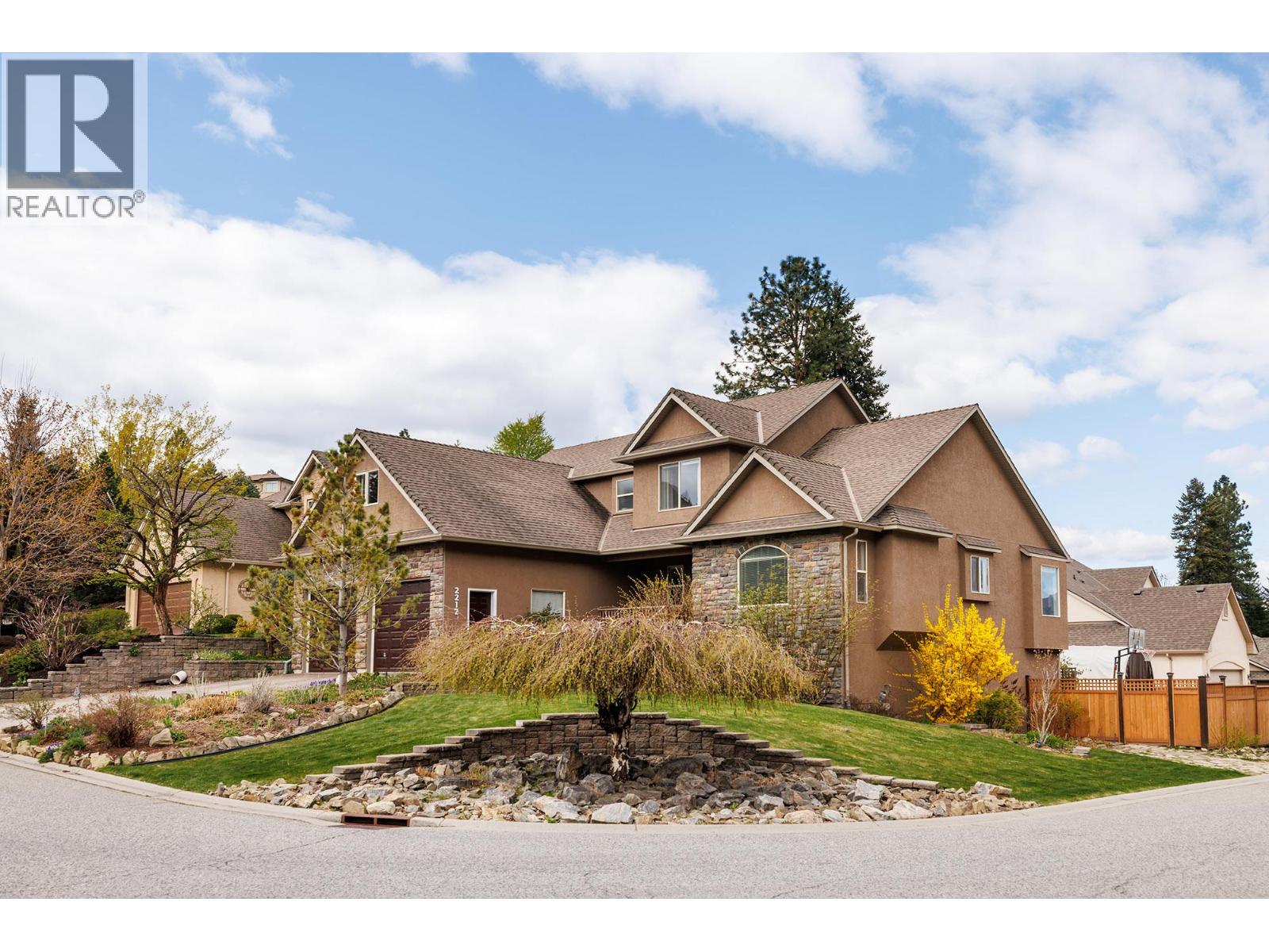 2212 Chilcotin Crescent - 1