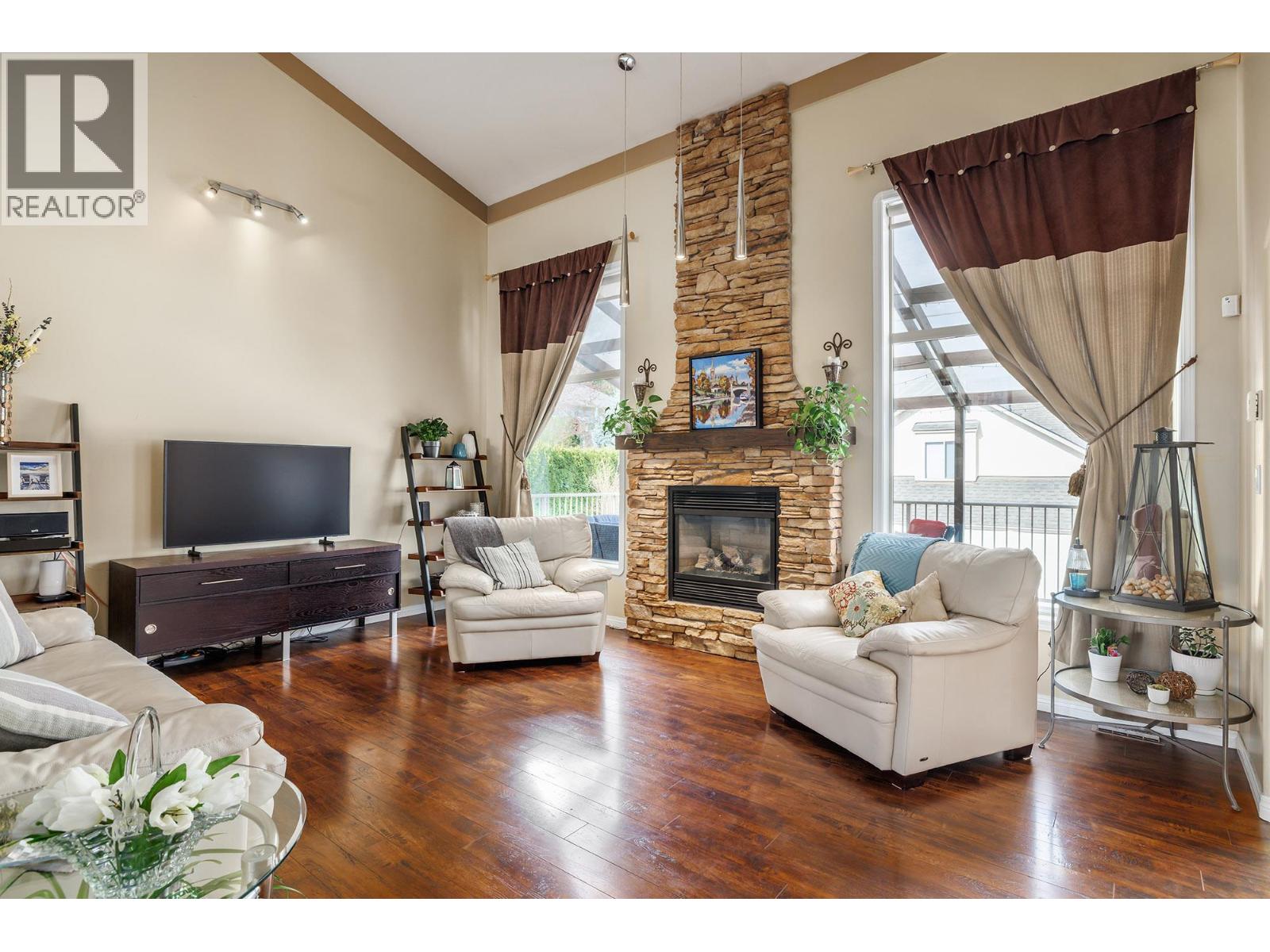 2212 Chilcotin Crescent - 2