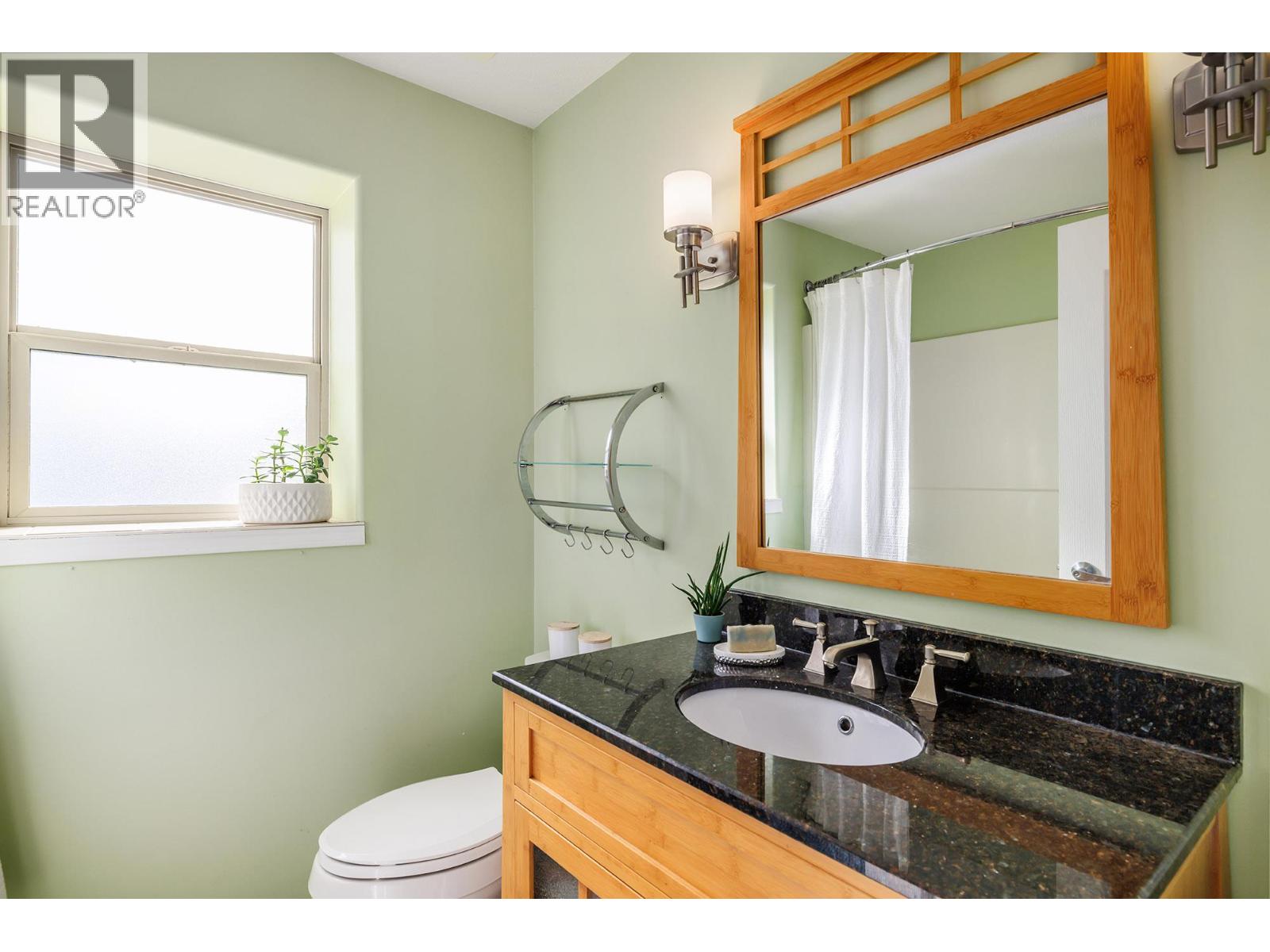 2212 Chilcotin Crescent, Kelowna