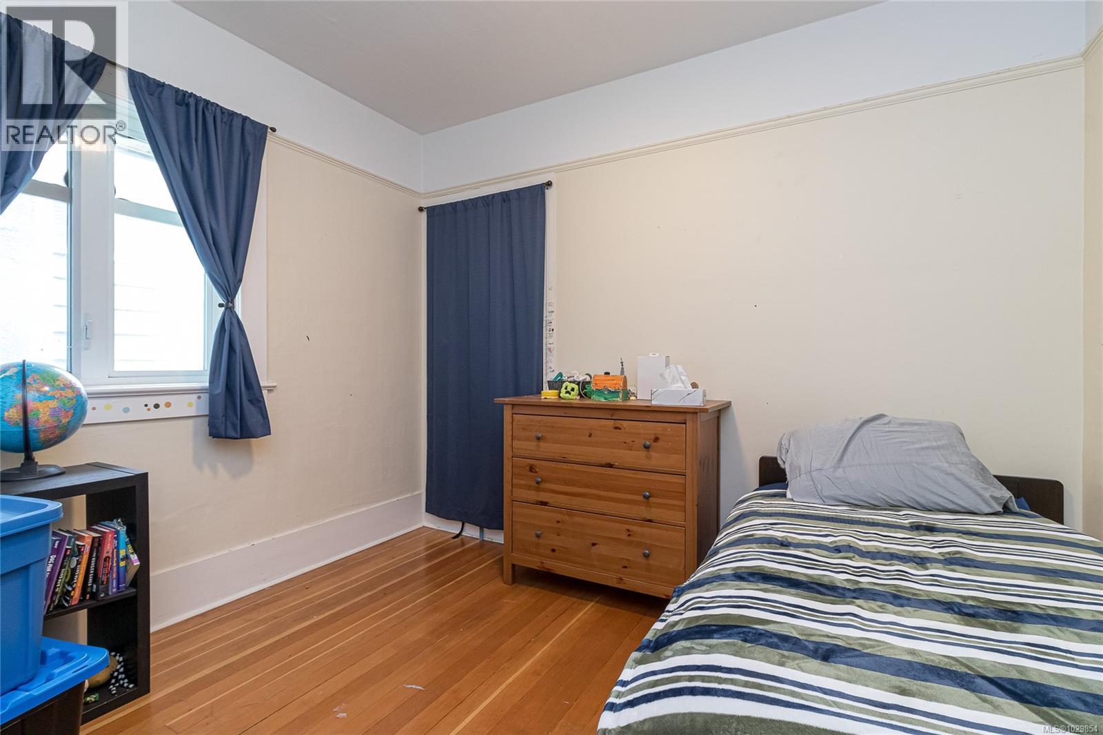 354 Berwick St - 22