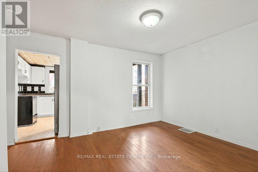 23 FREDERICK AVENUE - 10