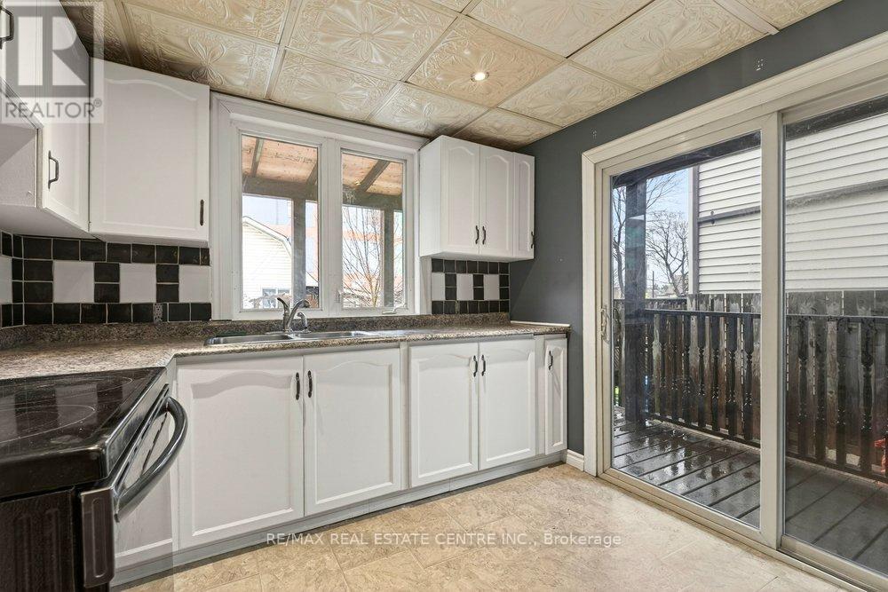 23 FREDERICK AVENUE - 14