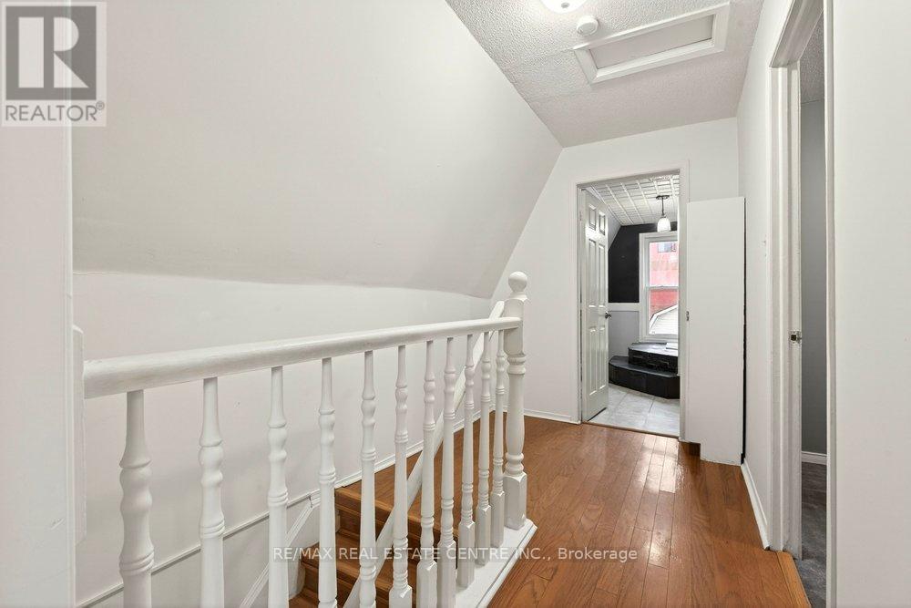 23 FREDERICK AVENUE - 16