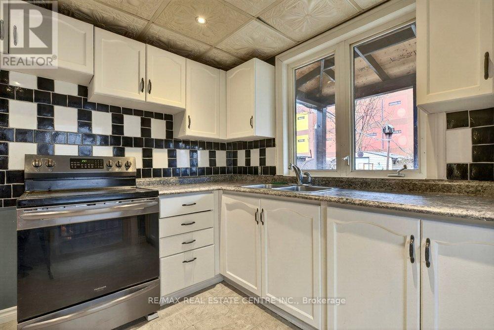23 FREDERICK AVENUE - 15