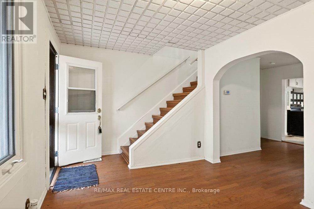 23 FREDERICK AVENUE - 9