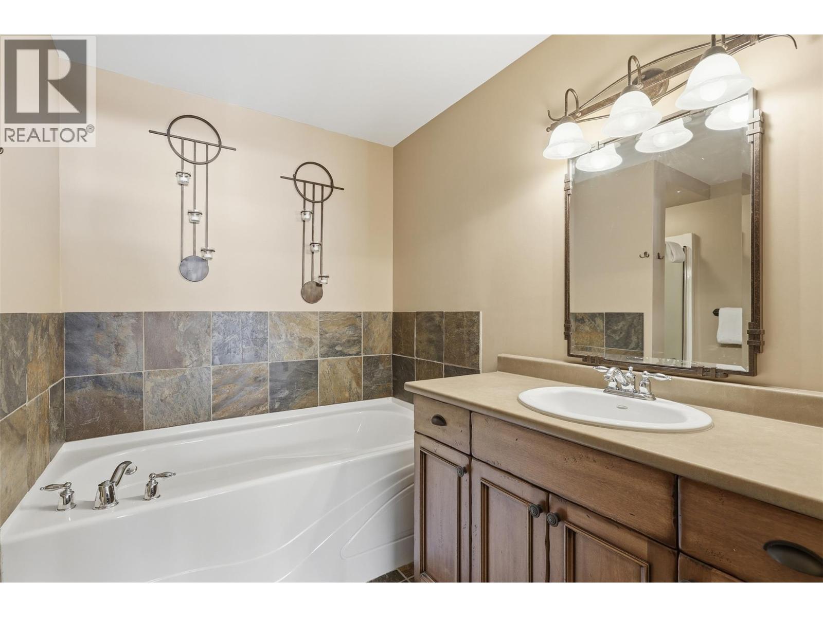 #13 5005 VALLEY DRIVE - 18