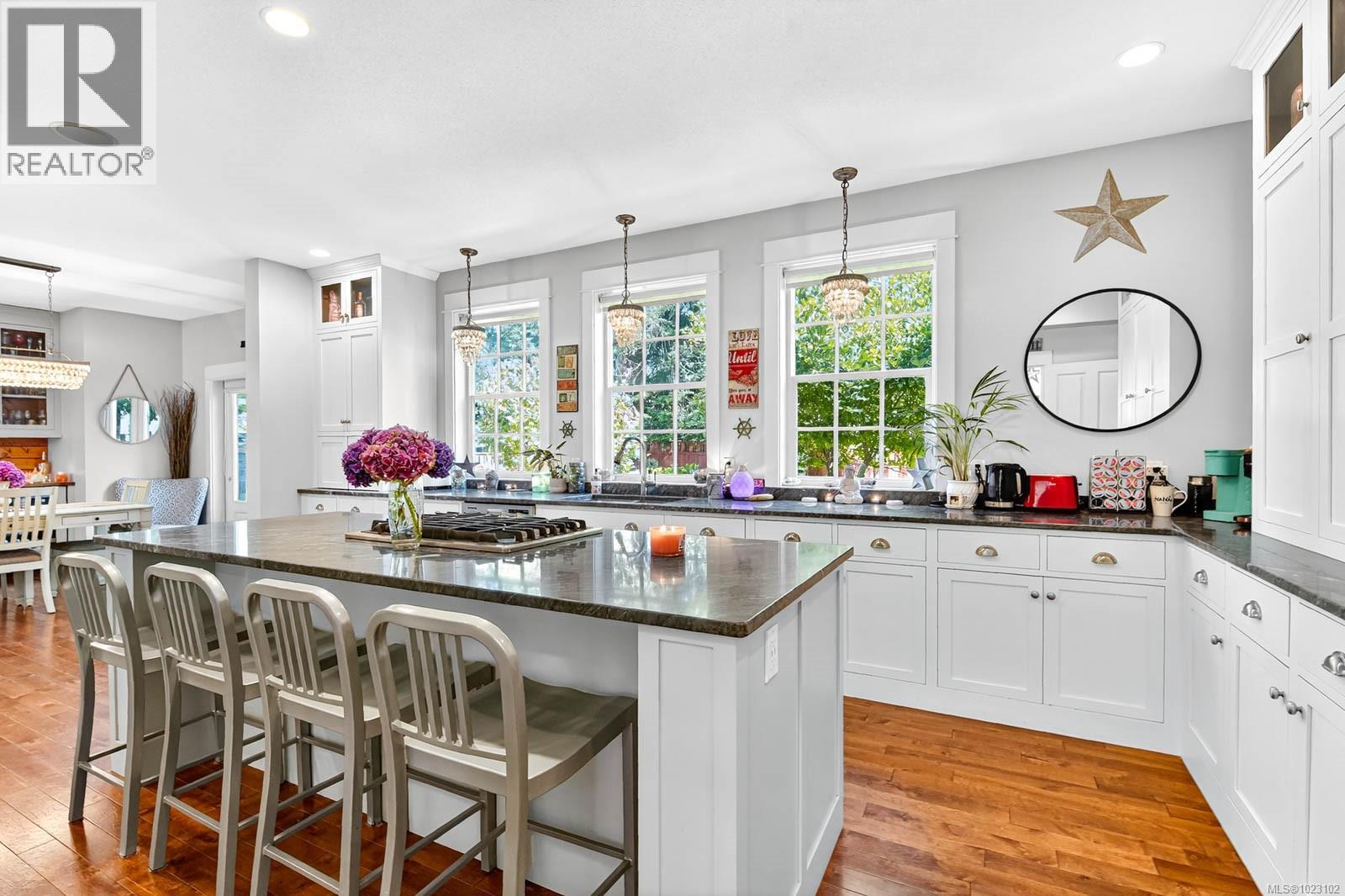 4455 ELIZABETH ST - 27