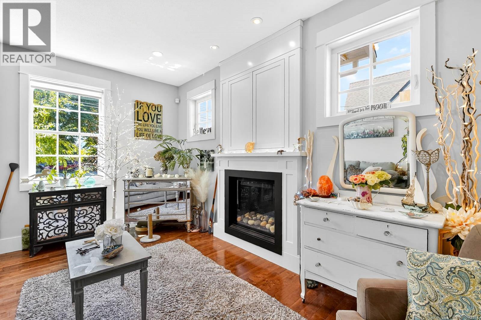 4455 ELIZABETH ST - 18