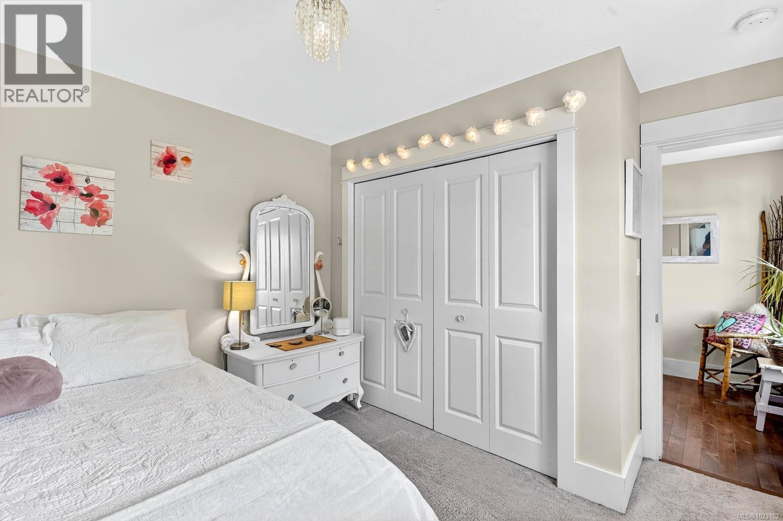 4455 ELIZABETH ST - 51