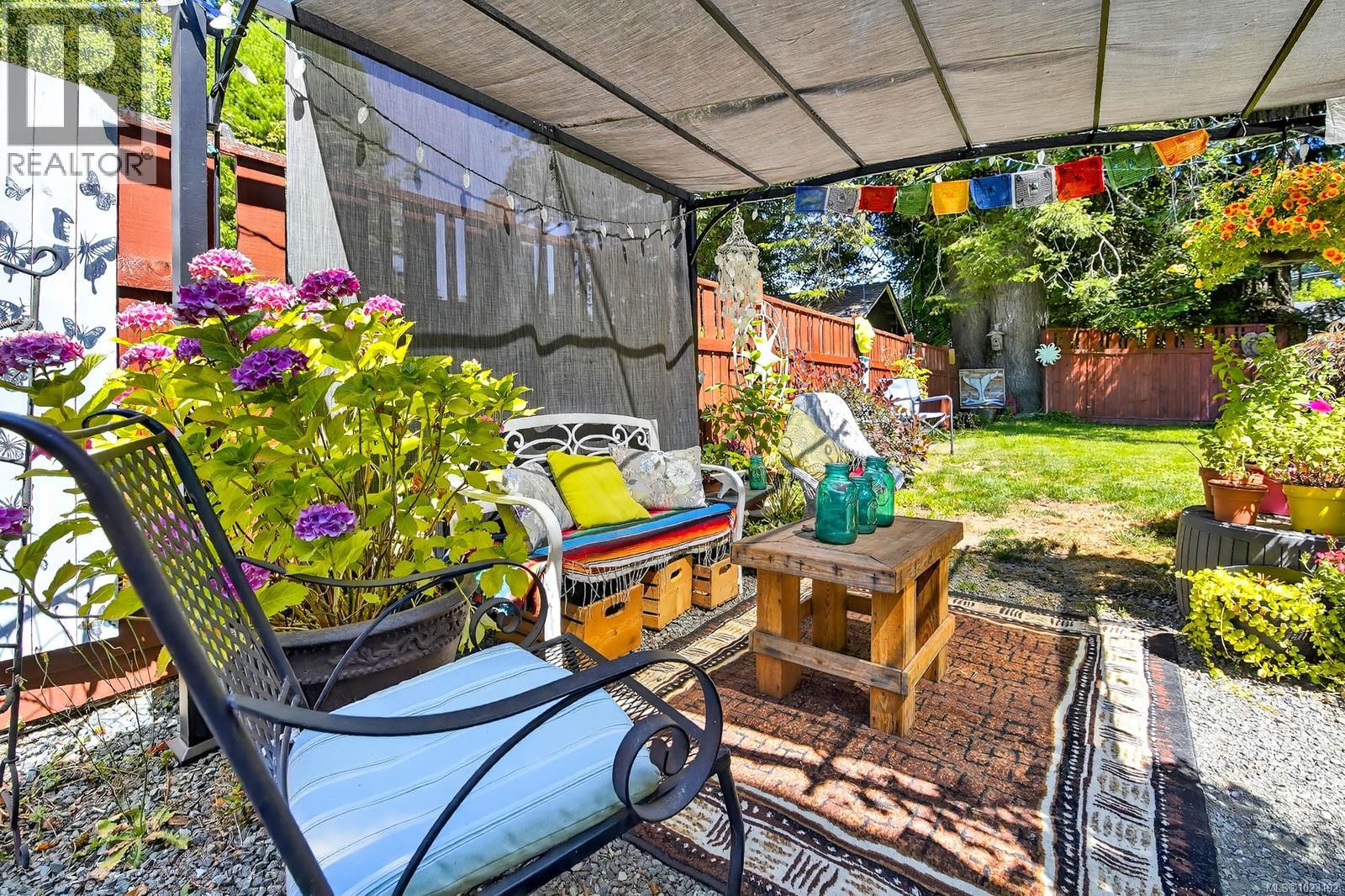 4455 ELIZABETH ST - 52