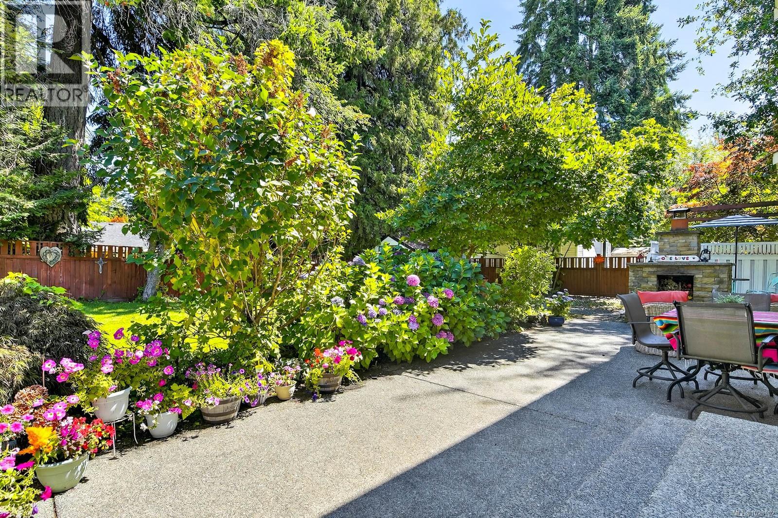 4455 ELIZABETH ST - 66