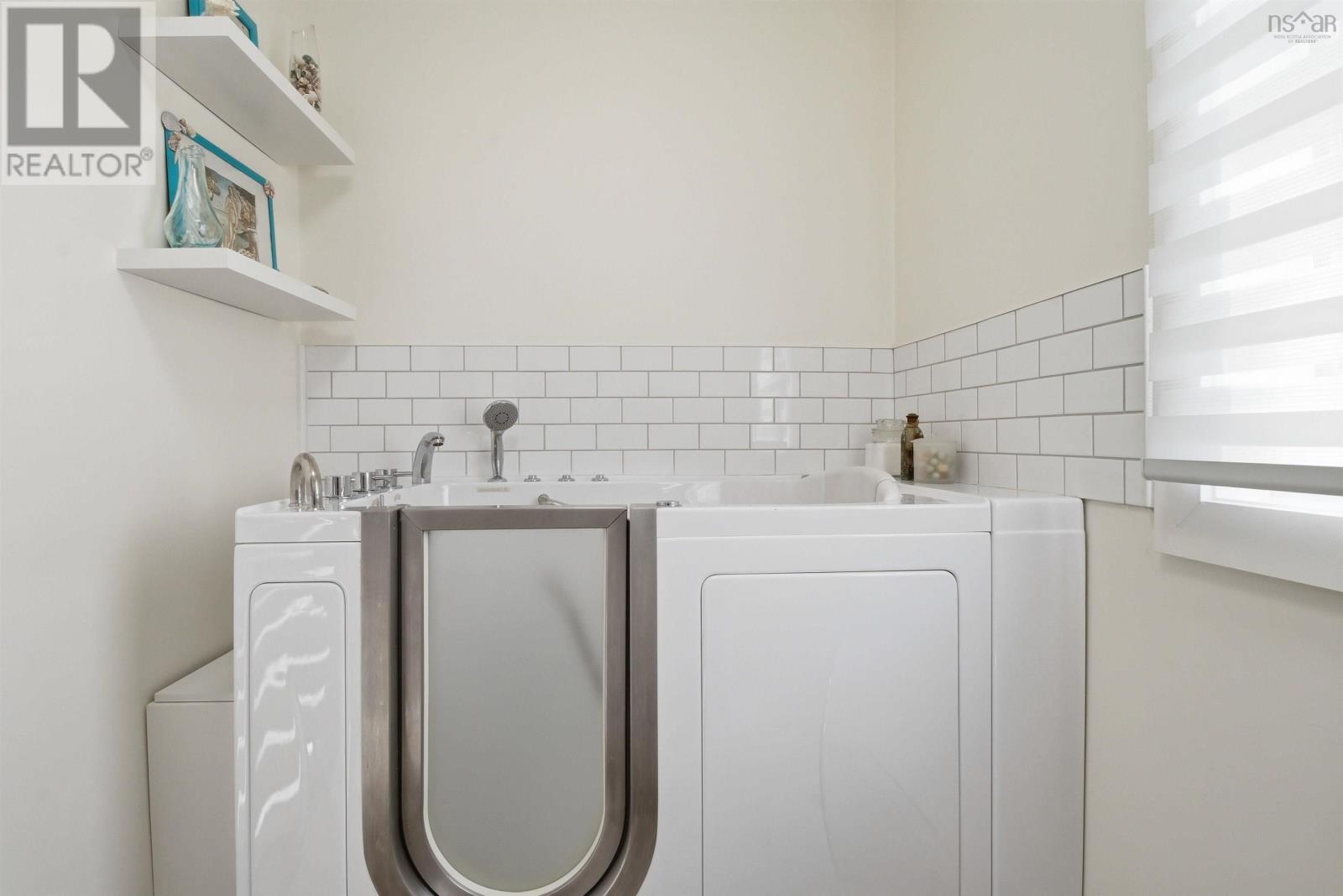 Property 22 of 49 of 253 Meek Arm Trail