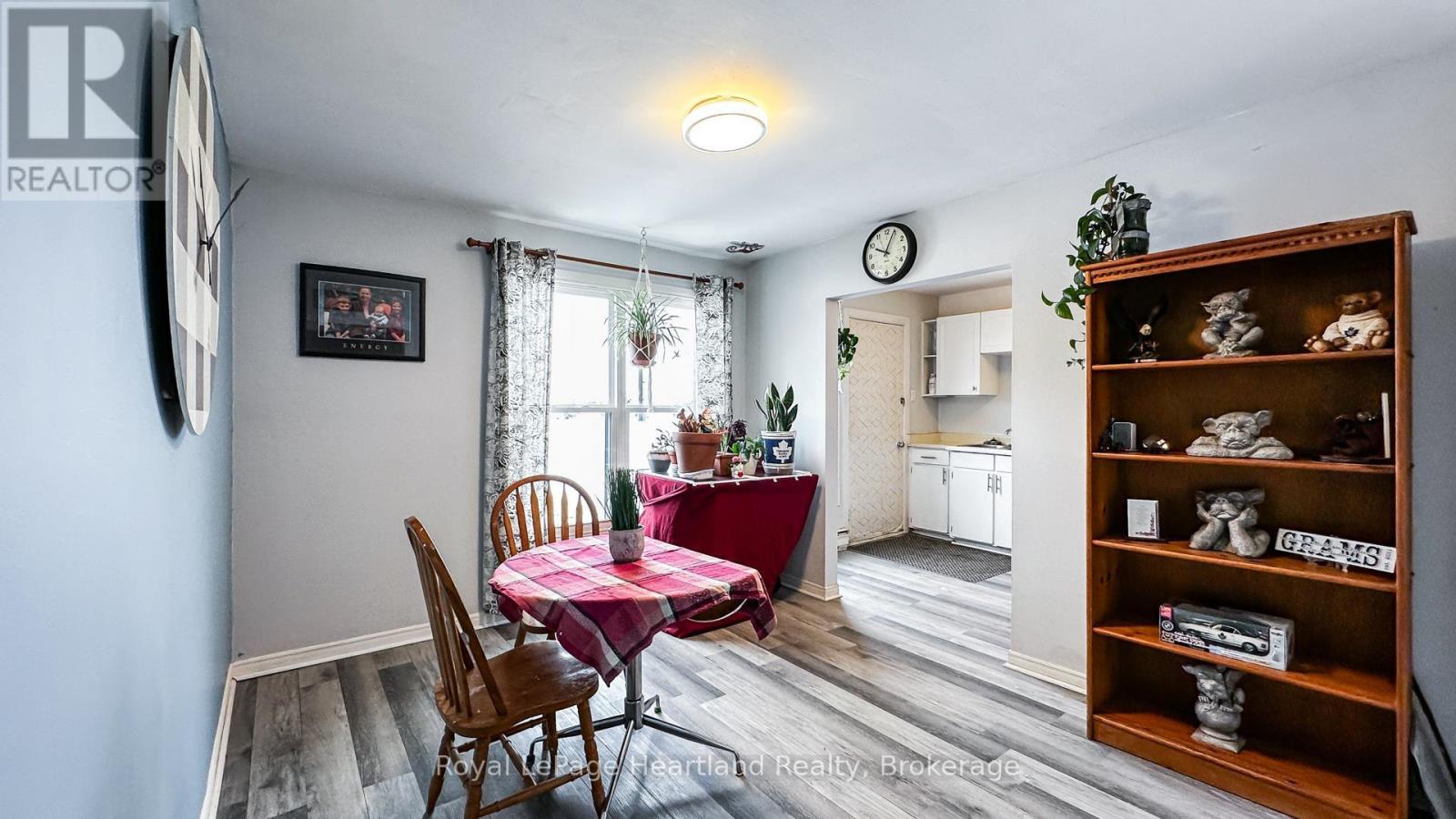 21 ST CHARLES PLACE - 8