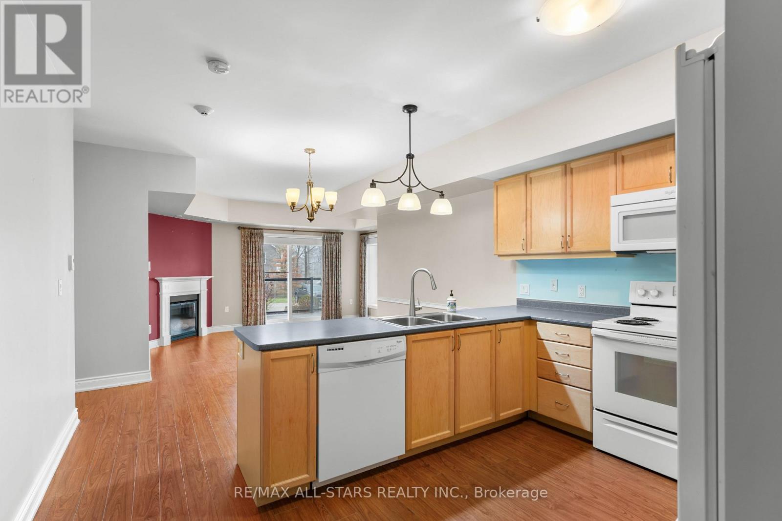 #104 94 FRANCIS STREET W - 10