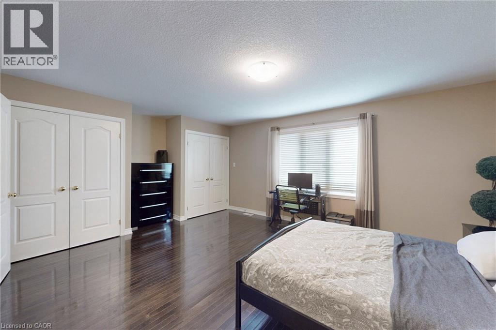 34 FOREST VALLEY Crescent - 26
