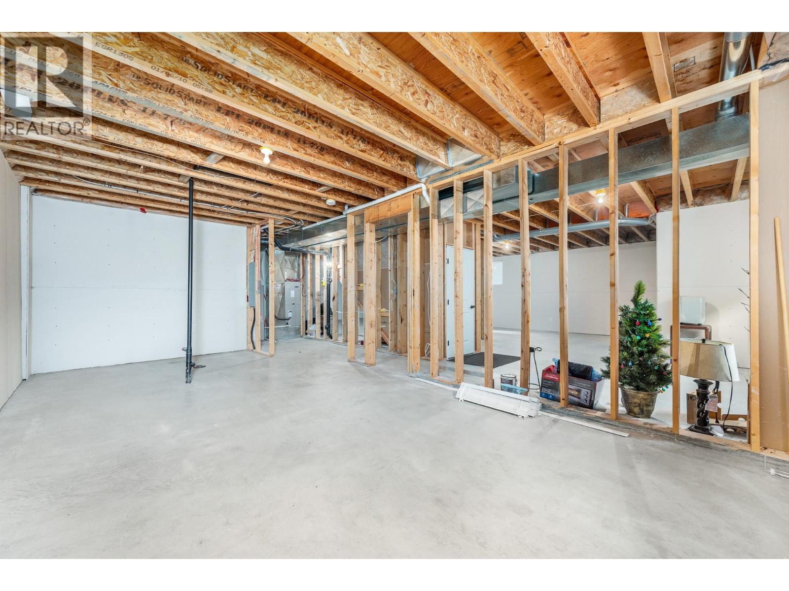 #28 3805 PATTEN DRIVE - 26