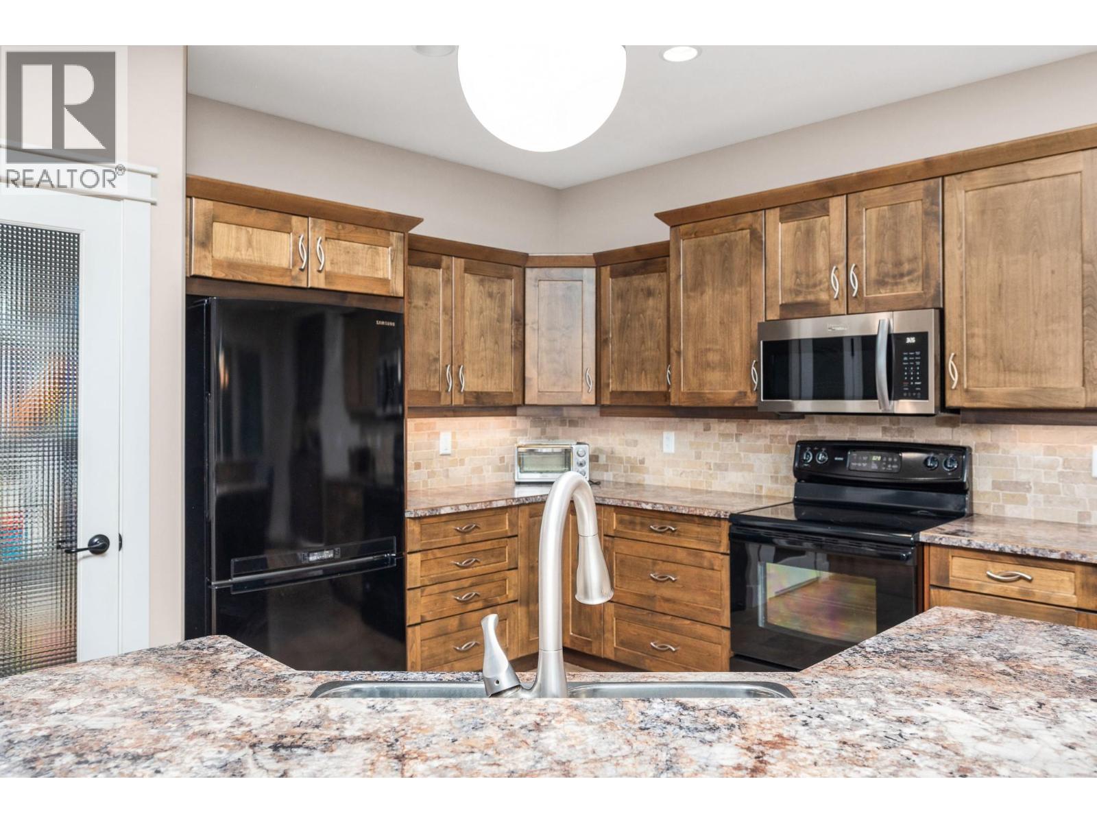 #28 3805 PATTEN DRIVE - 12