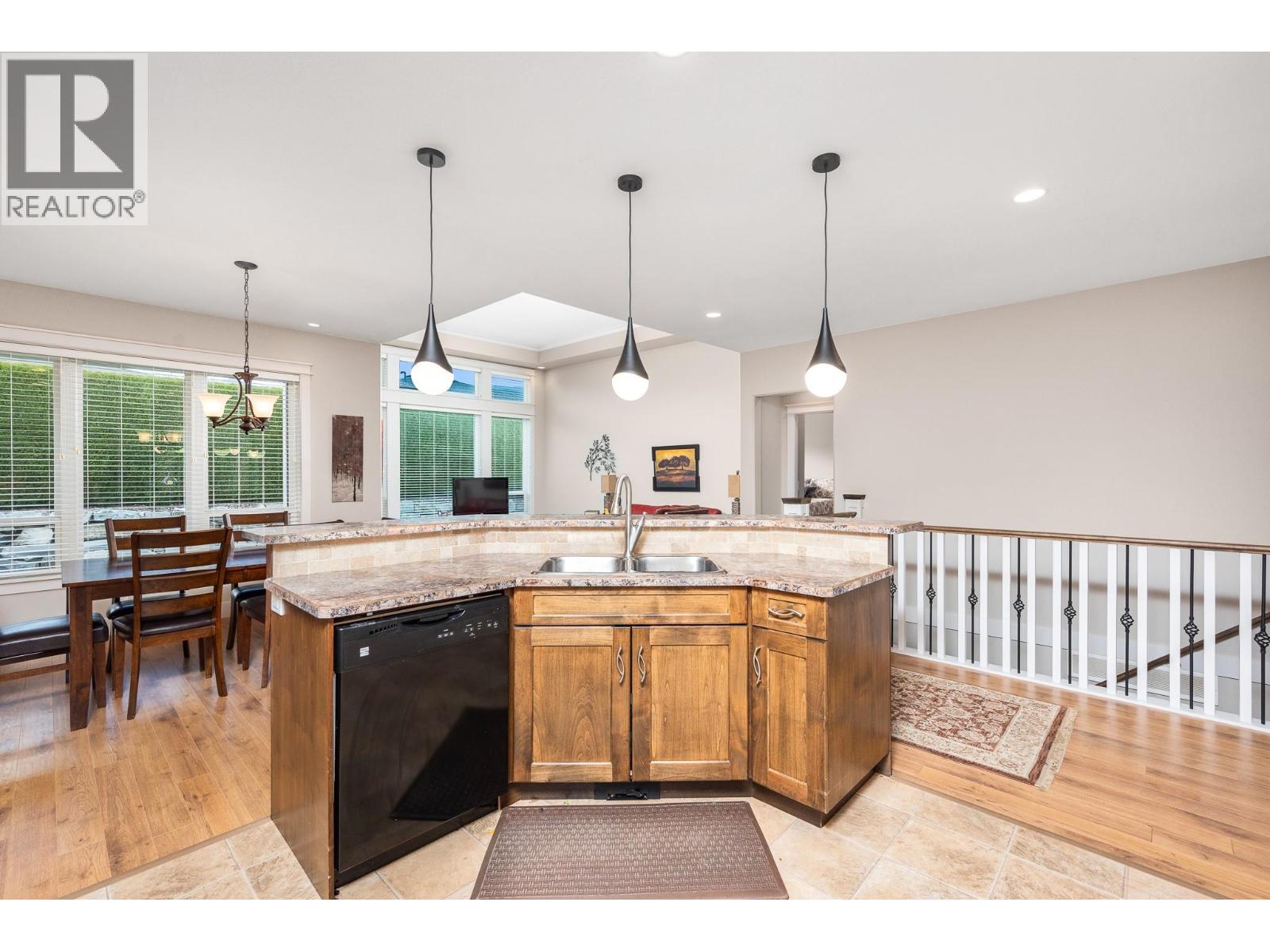 #28 3805 PATTEN DRIVE - 14