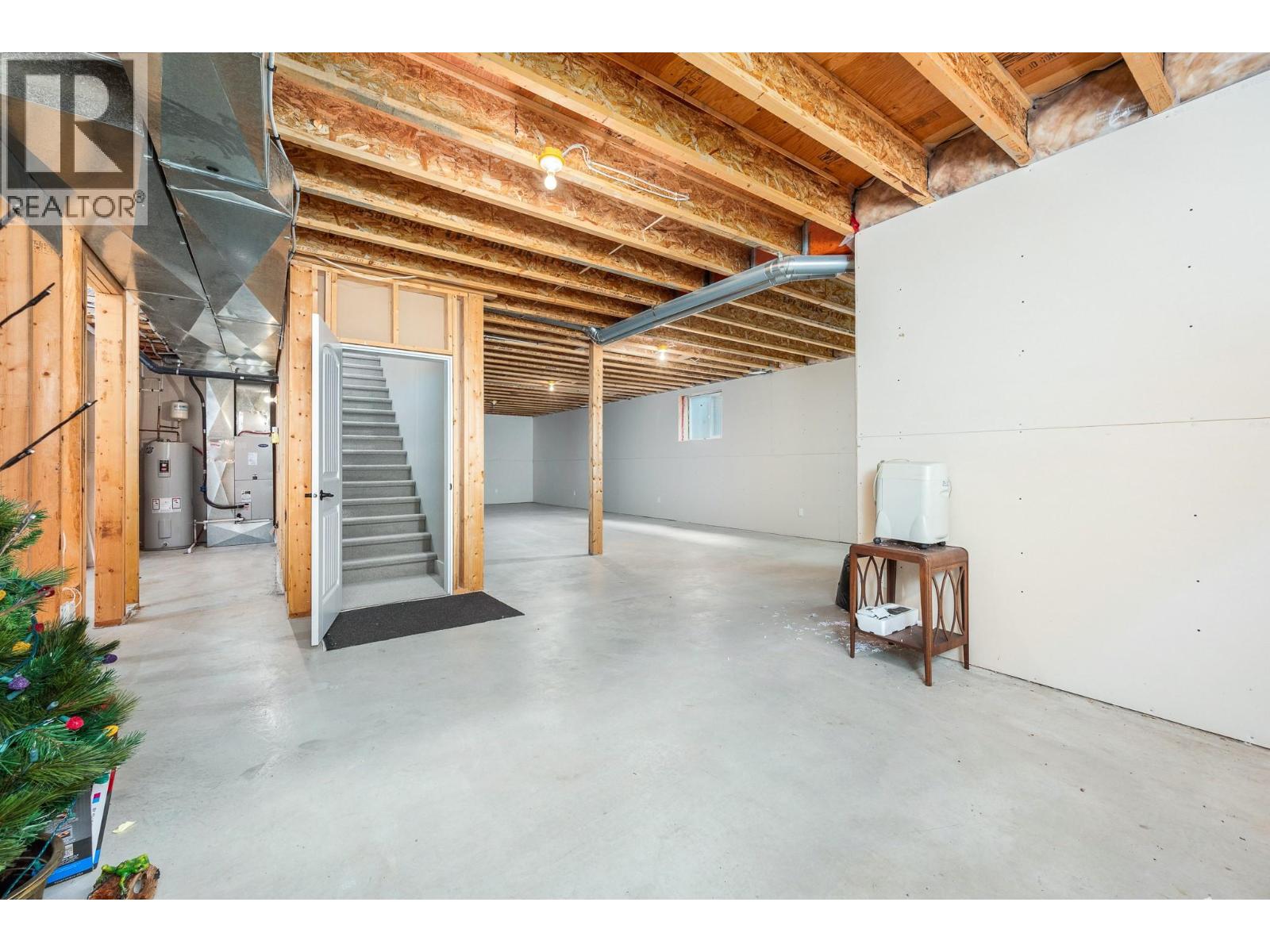 #28 3805 PATTEN DRIVE - 24