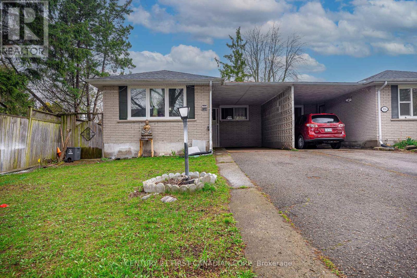 692 SEVILLA PARK PLACE - 1