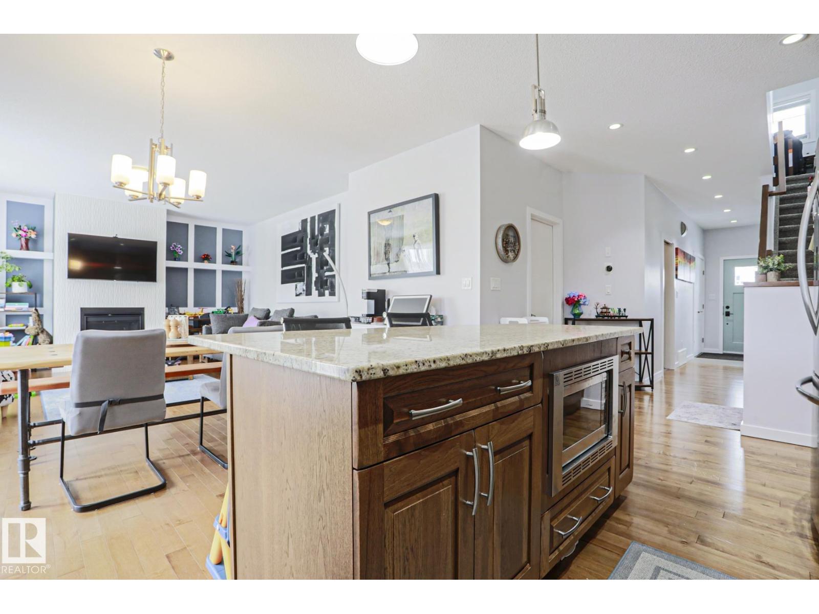 18 ENCHANTED WAY, St. Albert