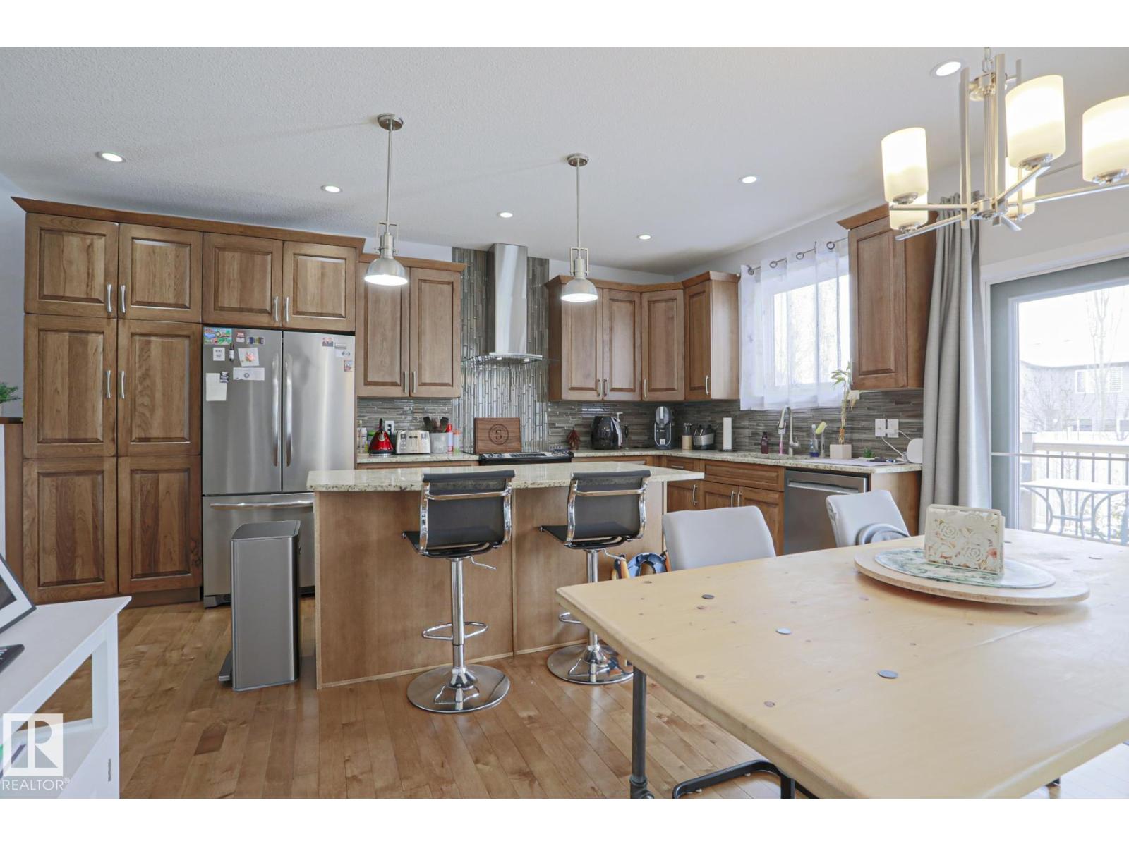 18 ENCHANTED WAY, St. Albert