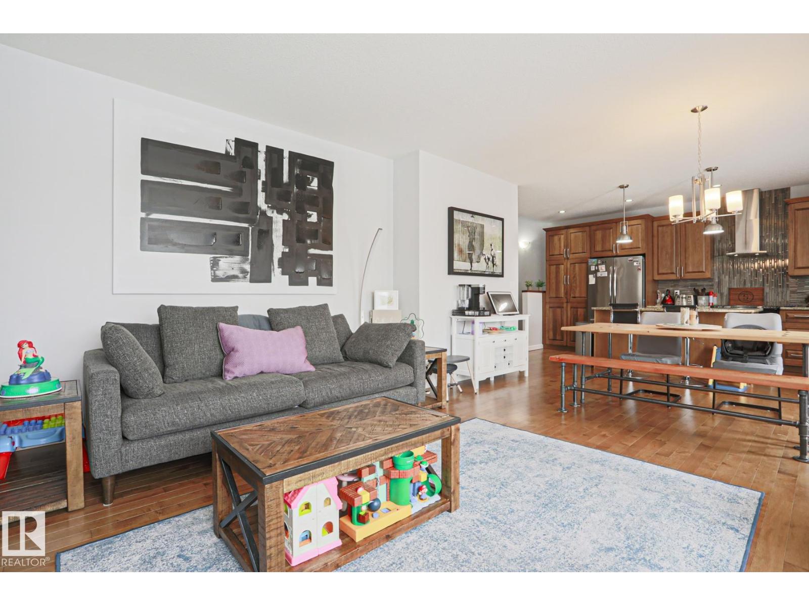 18 ENCHANTED WAY, St. Albert