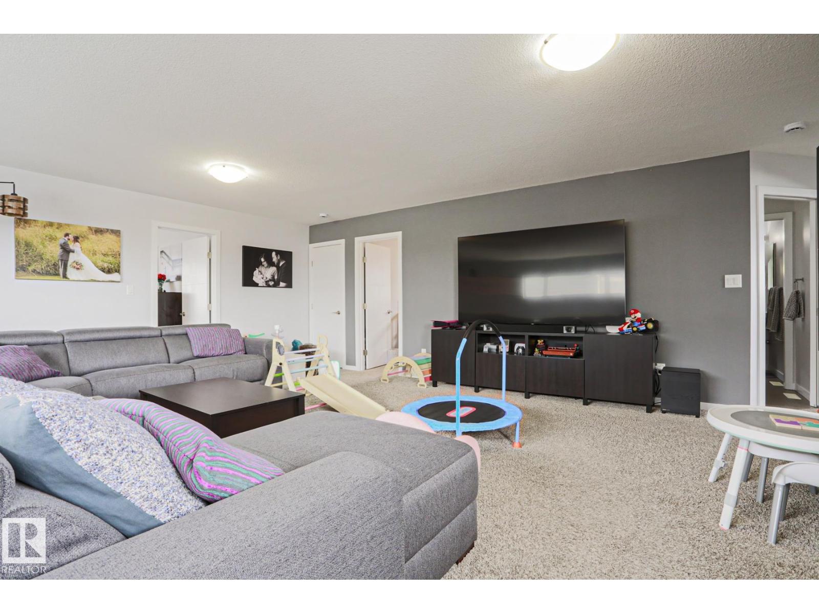 18 ENCHANTED WAY, St. Albert