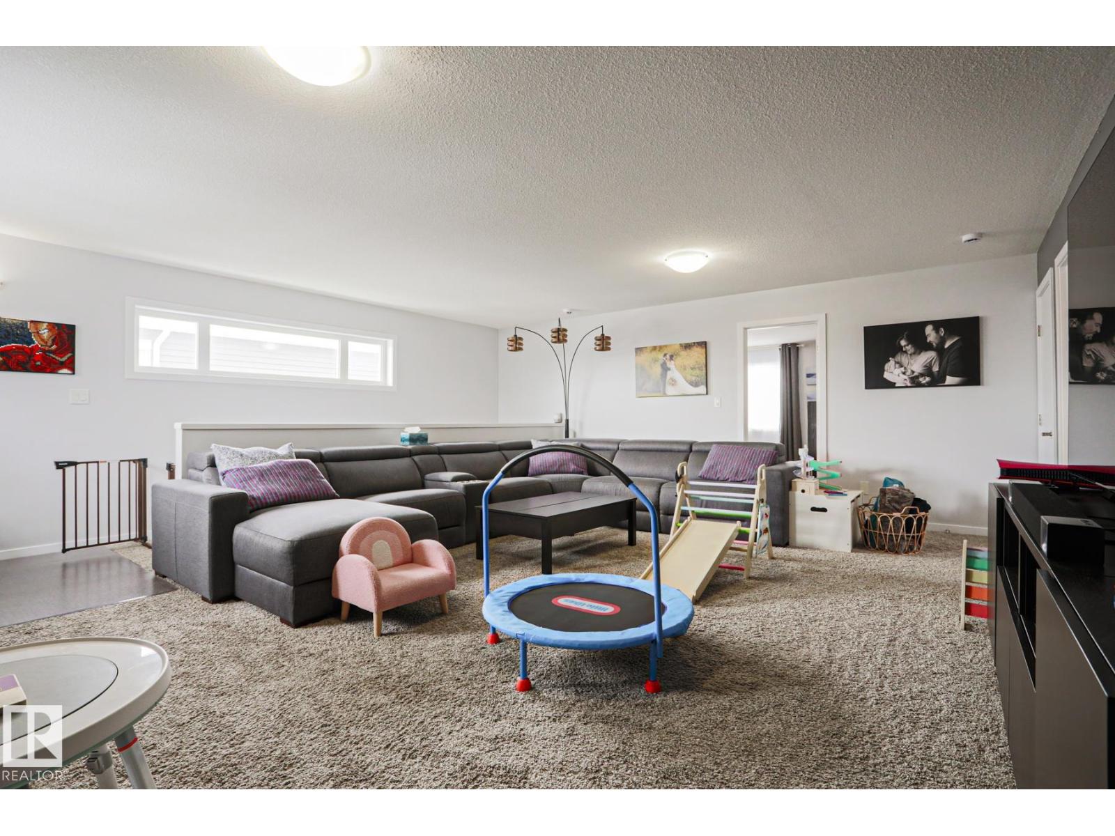 18 ENCHANTED WAY, St. Albert