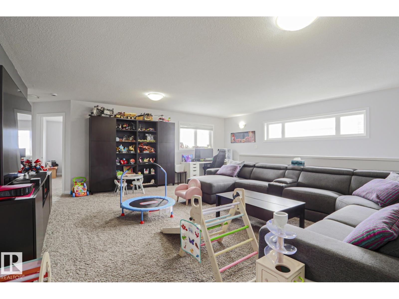 18 ENCHANTED WAY, St. Albert