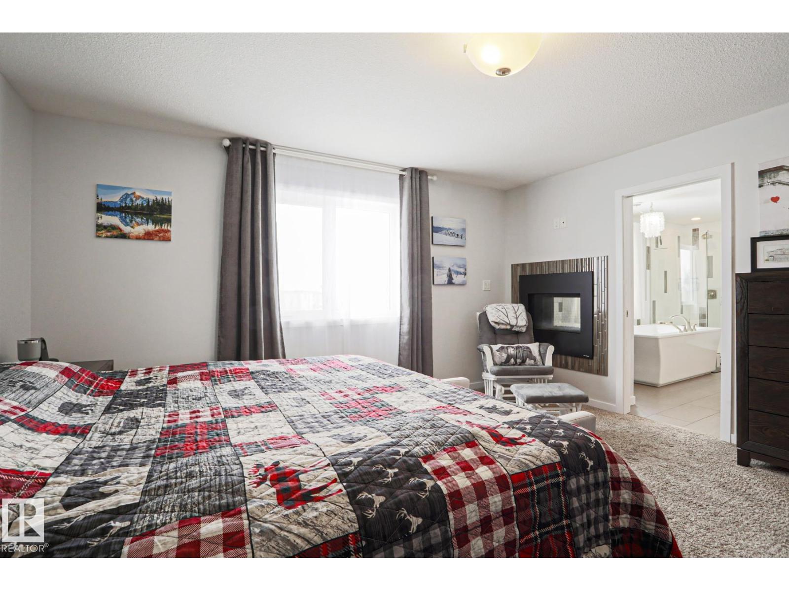 18 ENCHANTED WAY, St. Albert