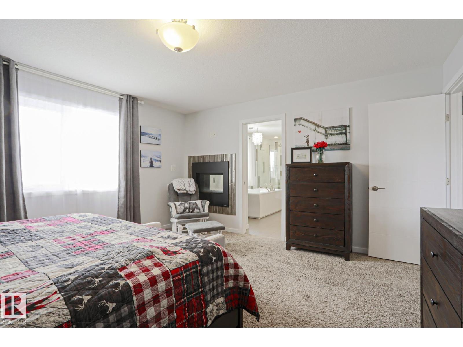 18 ENCHANTED WAY, St. Albert