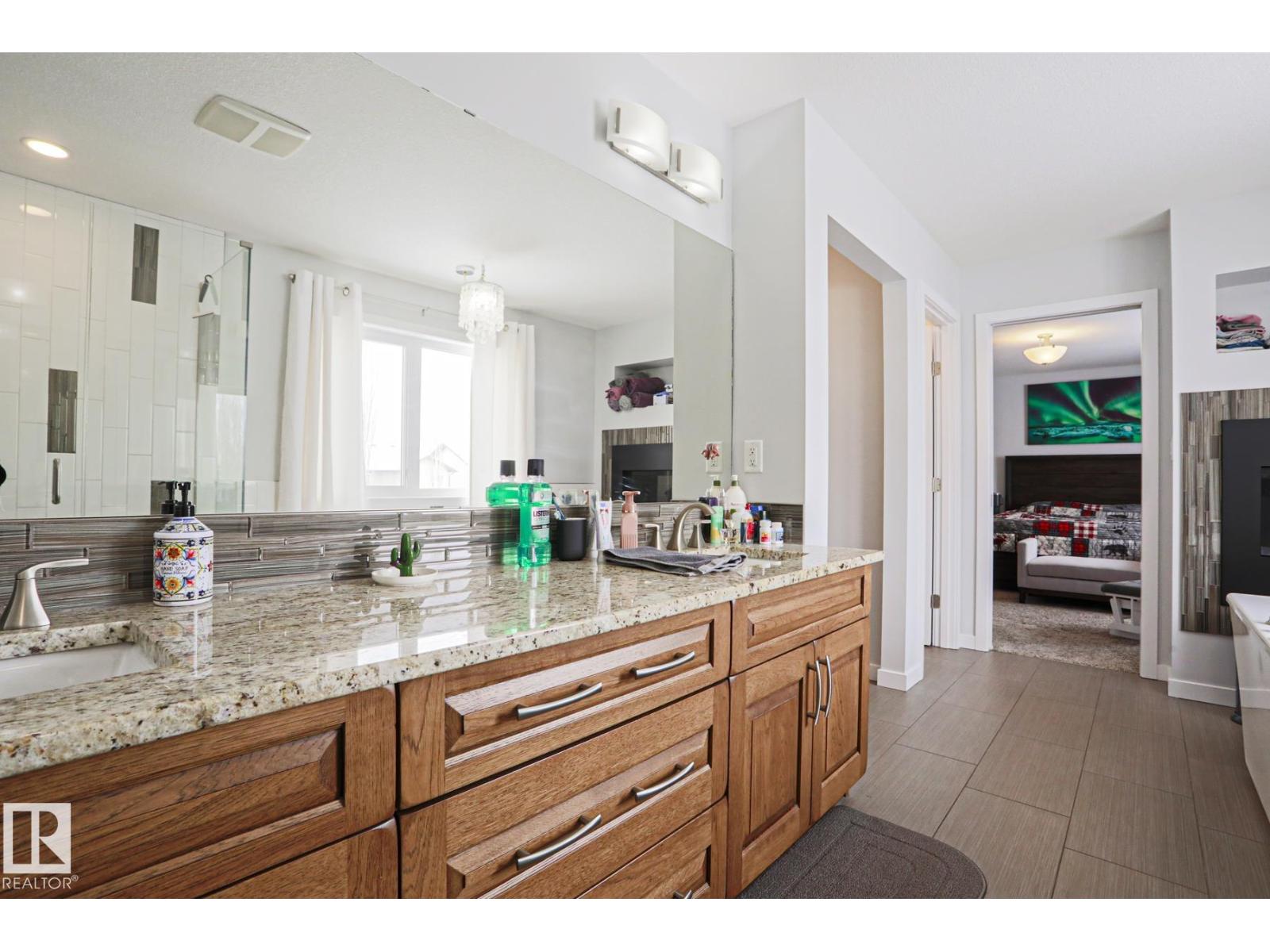 18 ENCHANTED WAY, St. Albert