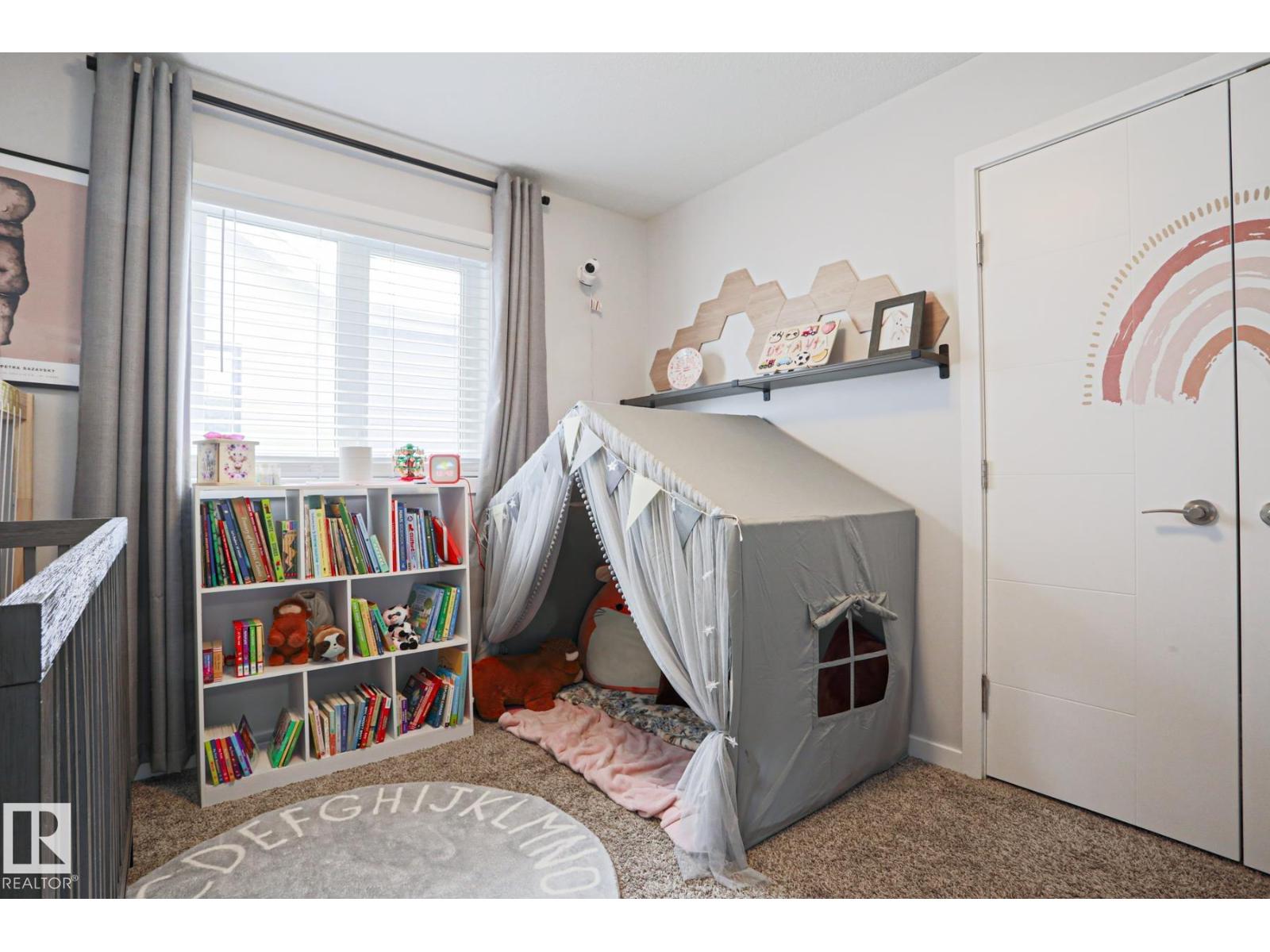 18 ENCHANTED WAY, St. Albert