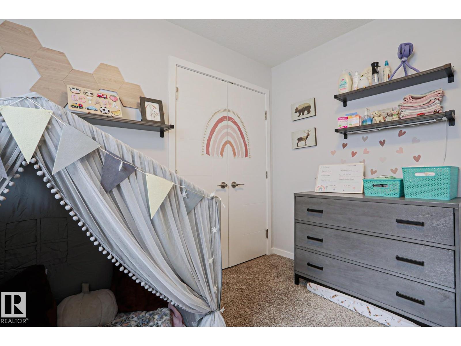 18 ENCHANTED WAY, St. Albert