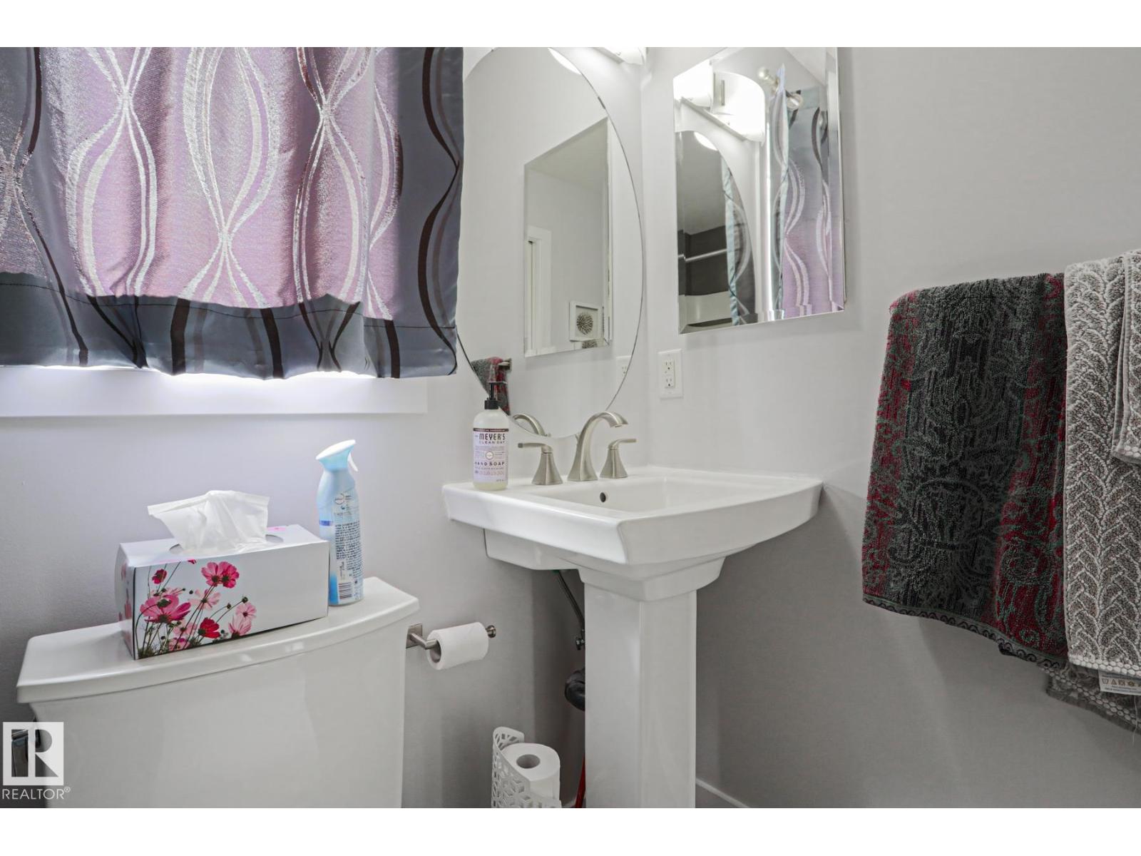 18 ENCHANTED WAY, St. Albert