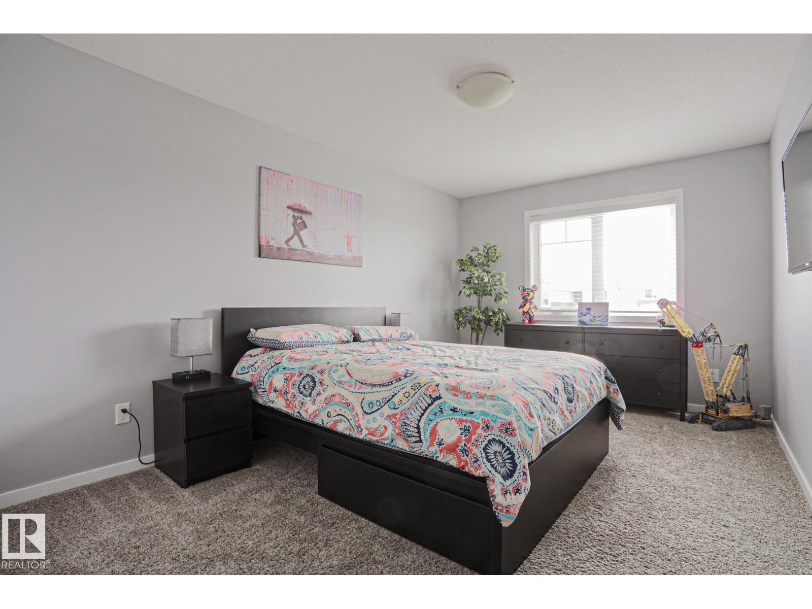 18 ENCHANTED WAY, St. Albert