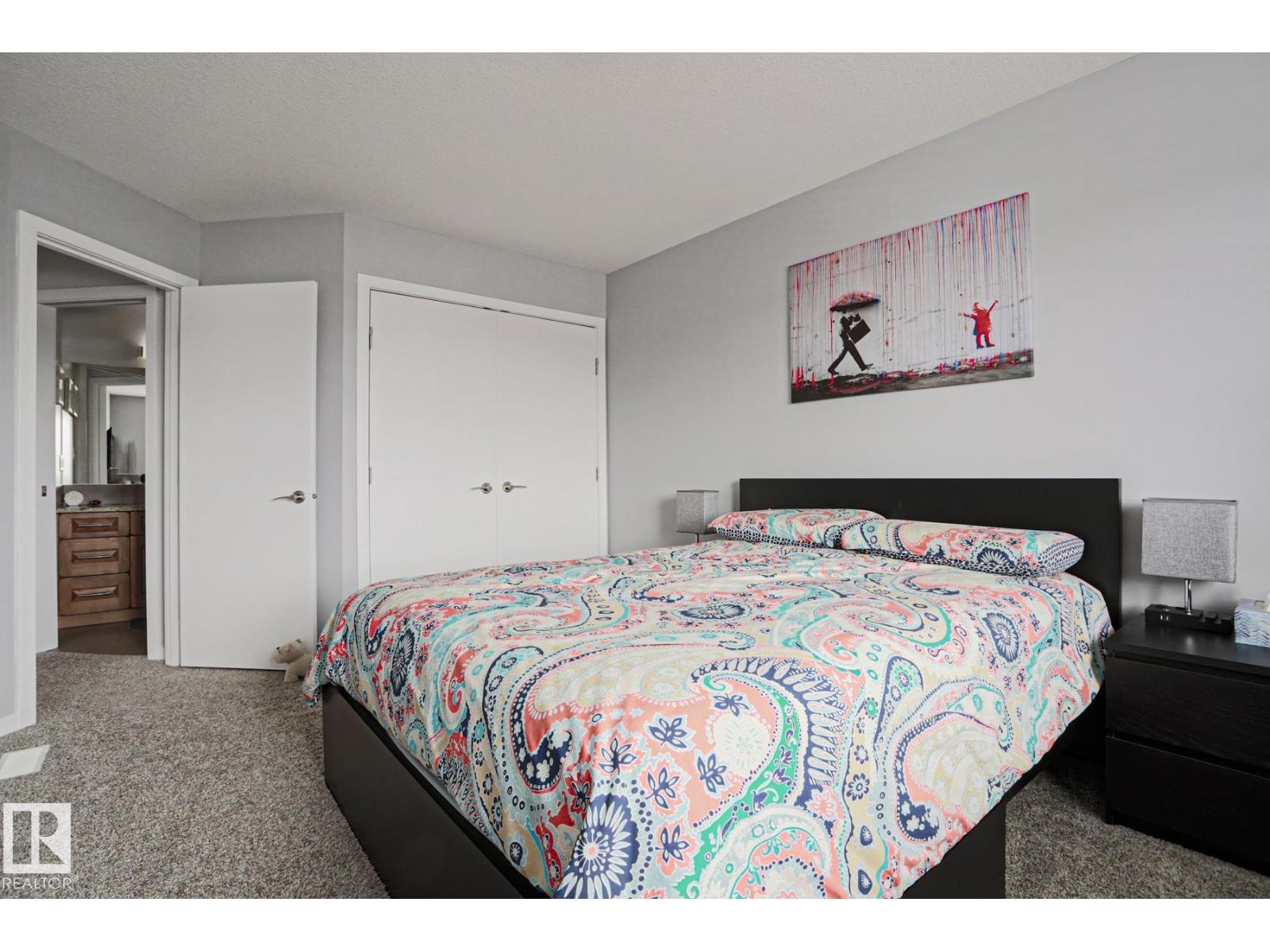 18 ENCHANTED WAY, St. Albert