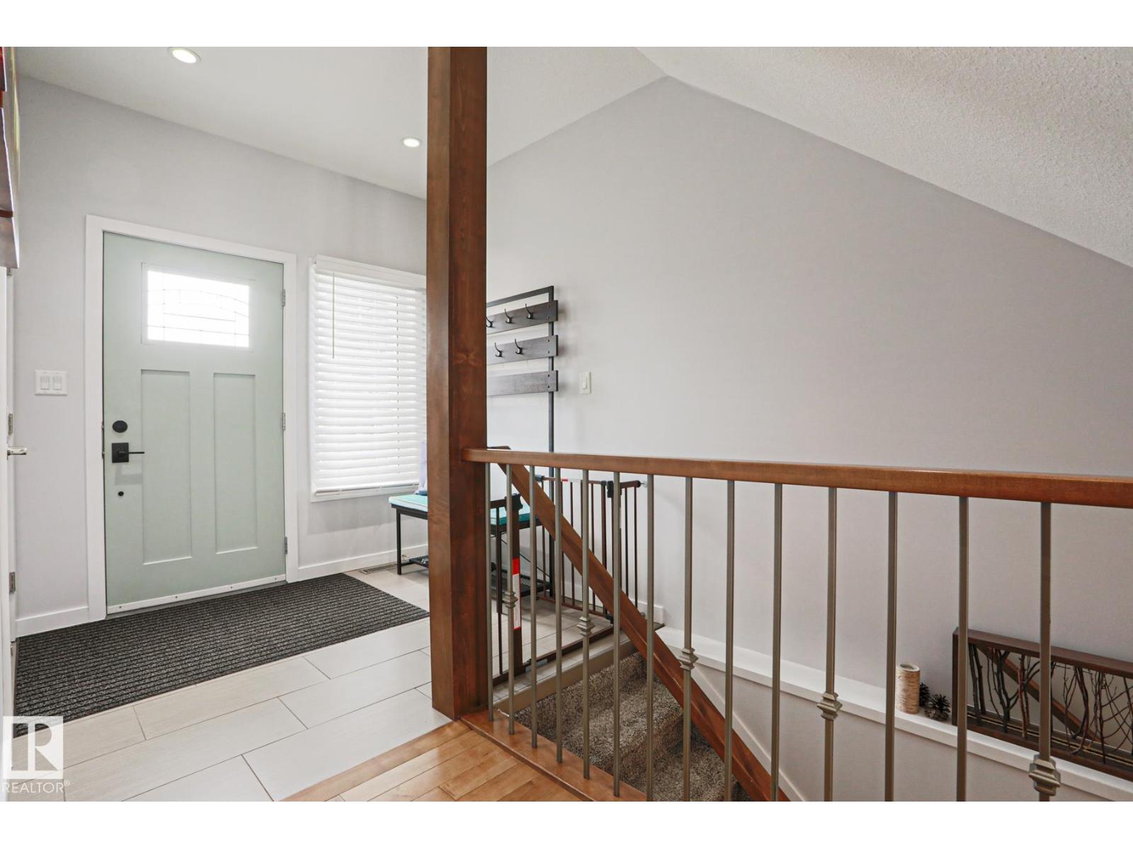 18 ENCHANTED WAY, St. Albert