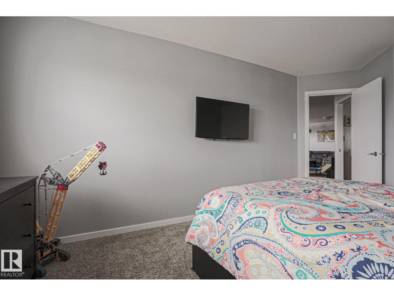 18 ENCHANTED WAY, St. Albert