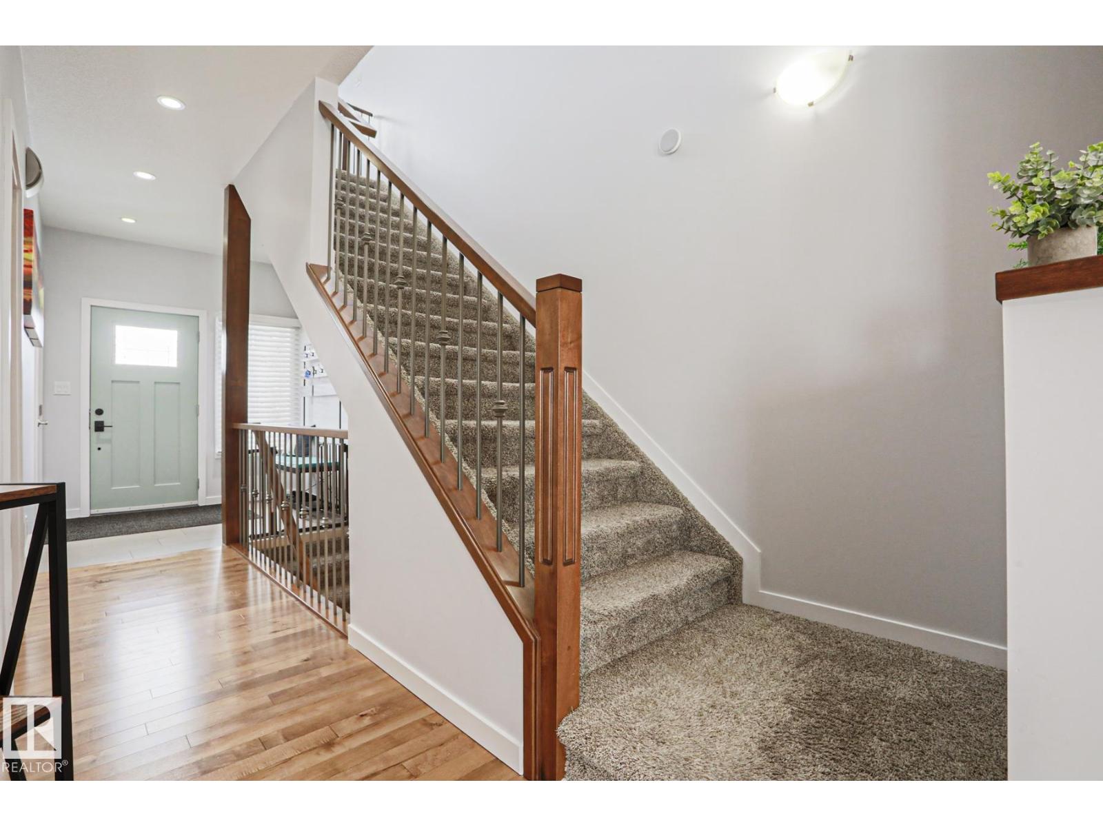 18 ENCHANTED WAY, St. Albert