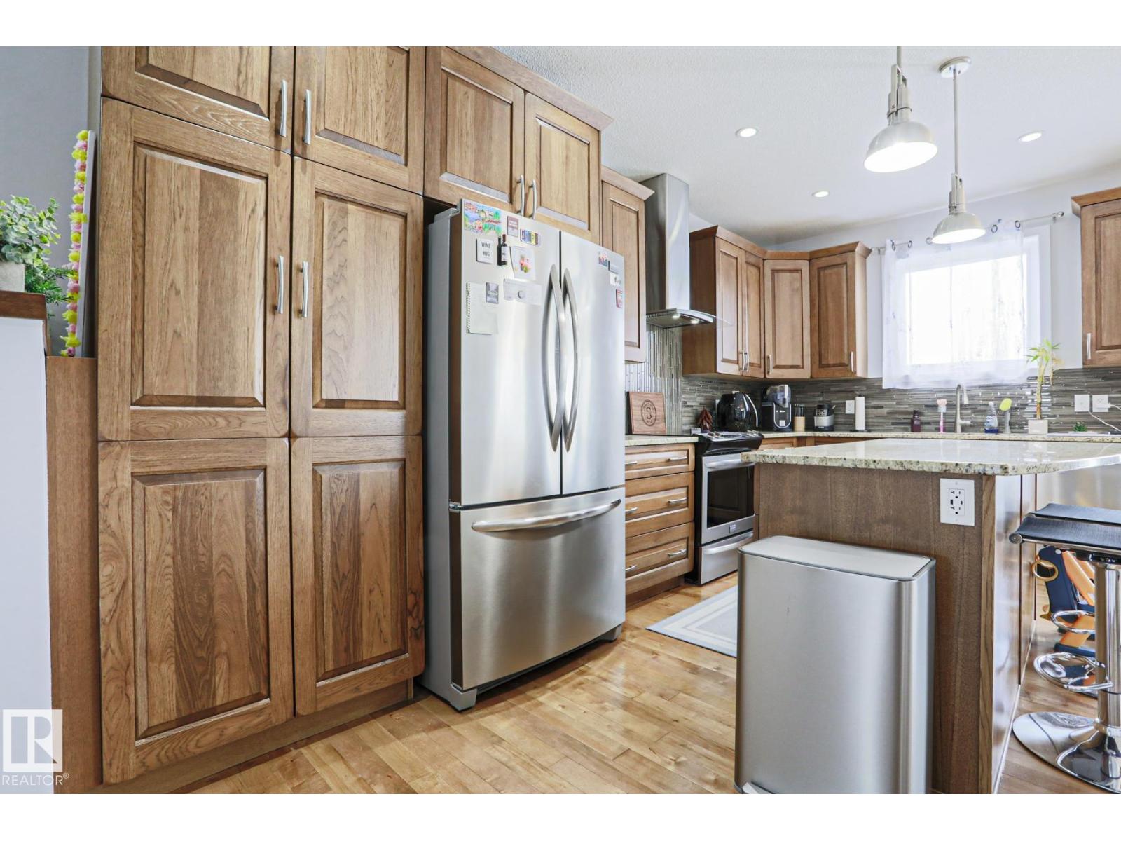 18 ENCHANTED WAY, St. Albert