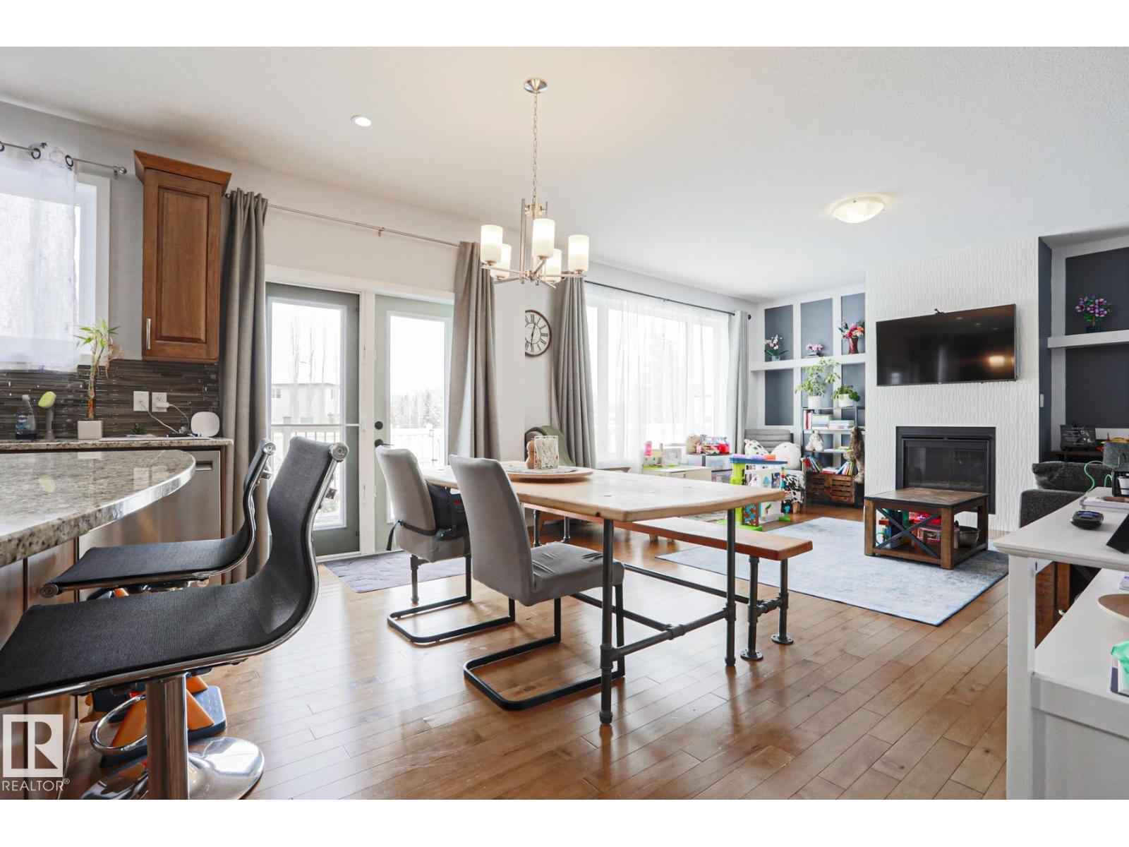 18 ENCHANTED WAY, St. Albert