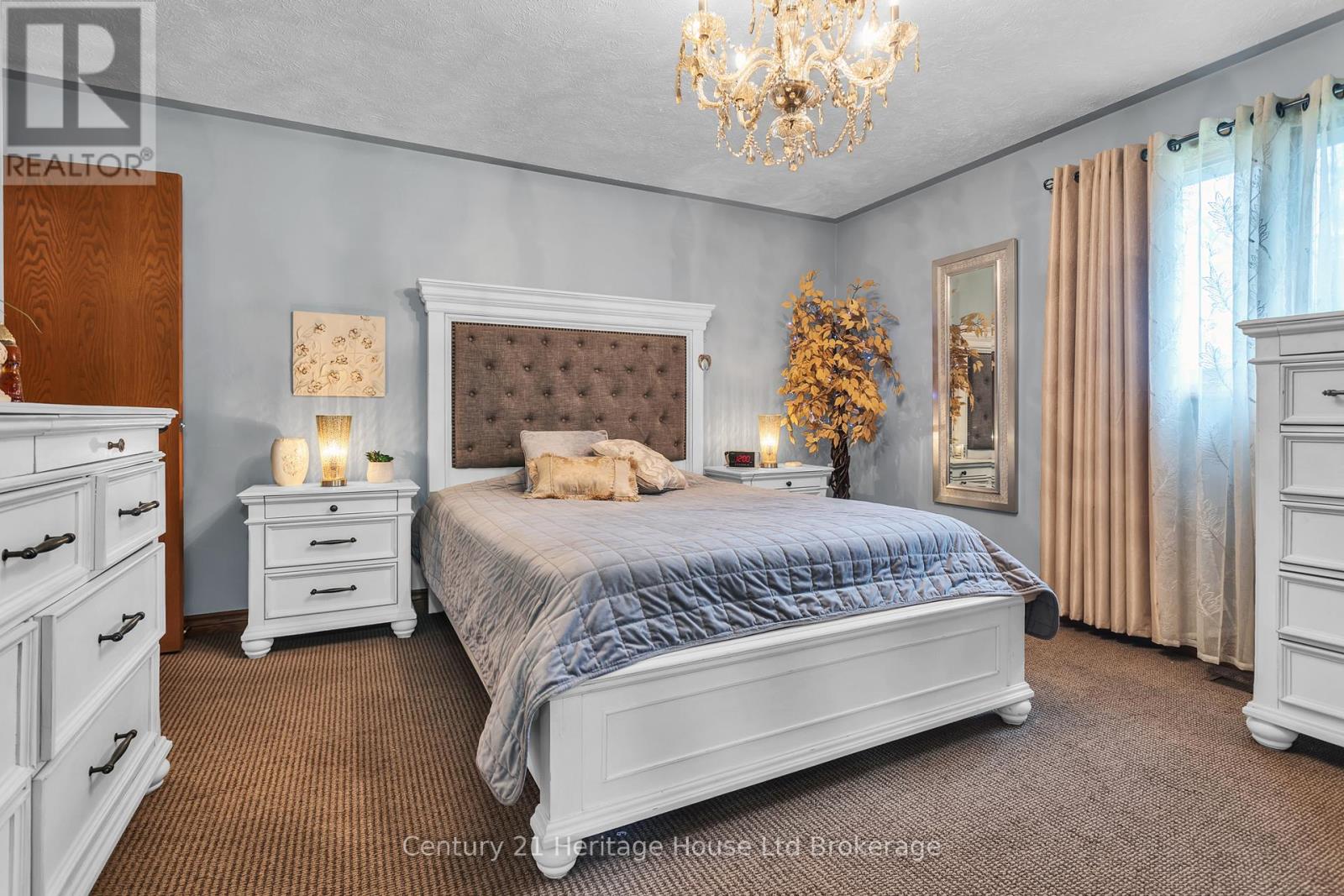 15 GIBSON DRIVE - 18